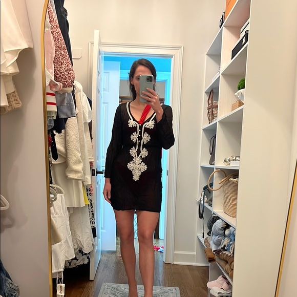 Zara Other - Elegant Black Tunic with White Embroidery